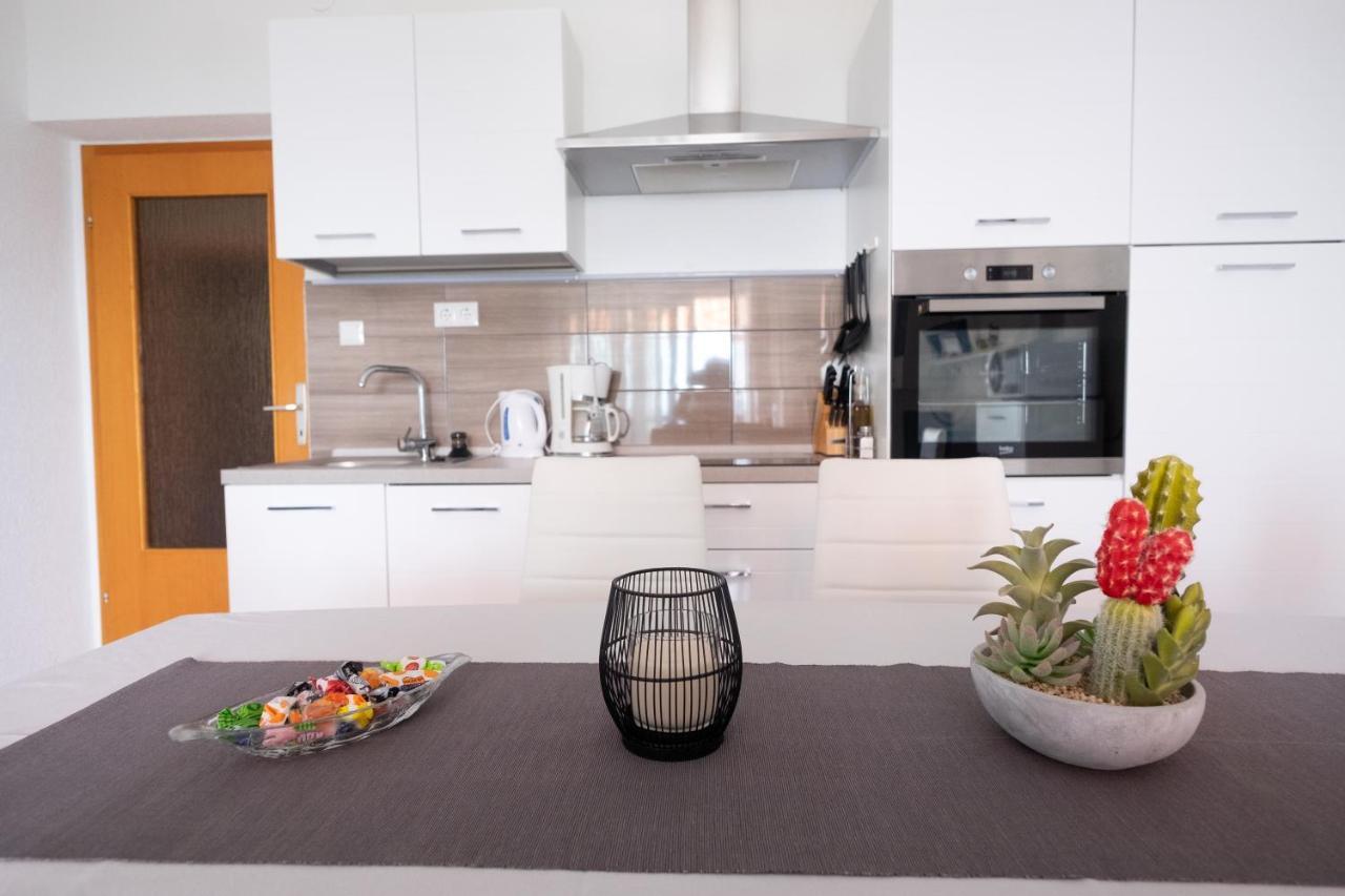 Apartments Mila Klenovica Extérieur photo