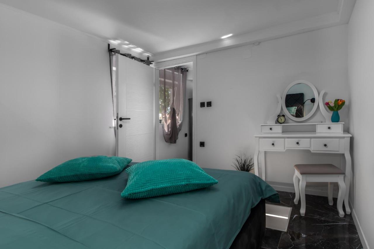 Apartments Mila Klenovica Extérieur photo